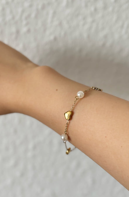 Celestial Pearl Charm Bracelet – Sonne, Stern & Herz ☀️✨