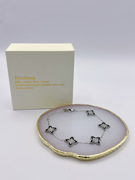 Schwarzes Emaille-Blumenarmband – Glamourös & Feminin 🖤✨