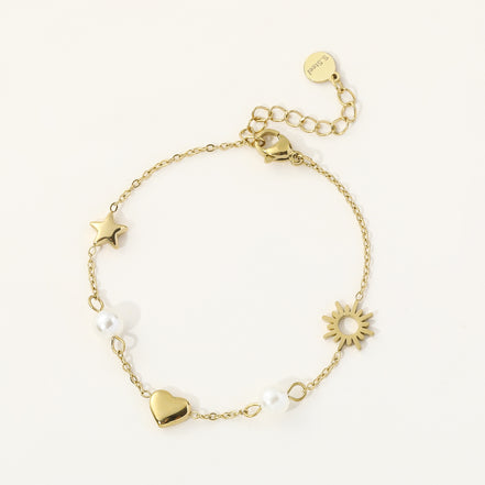 Celestial Pearl Charm Bracelet – Sonne, Stern & Herz ☀️✨