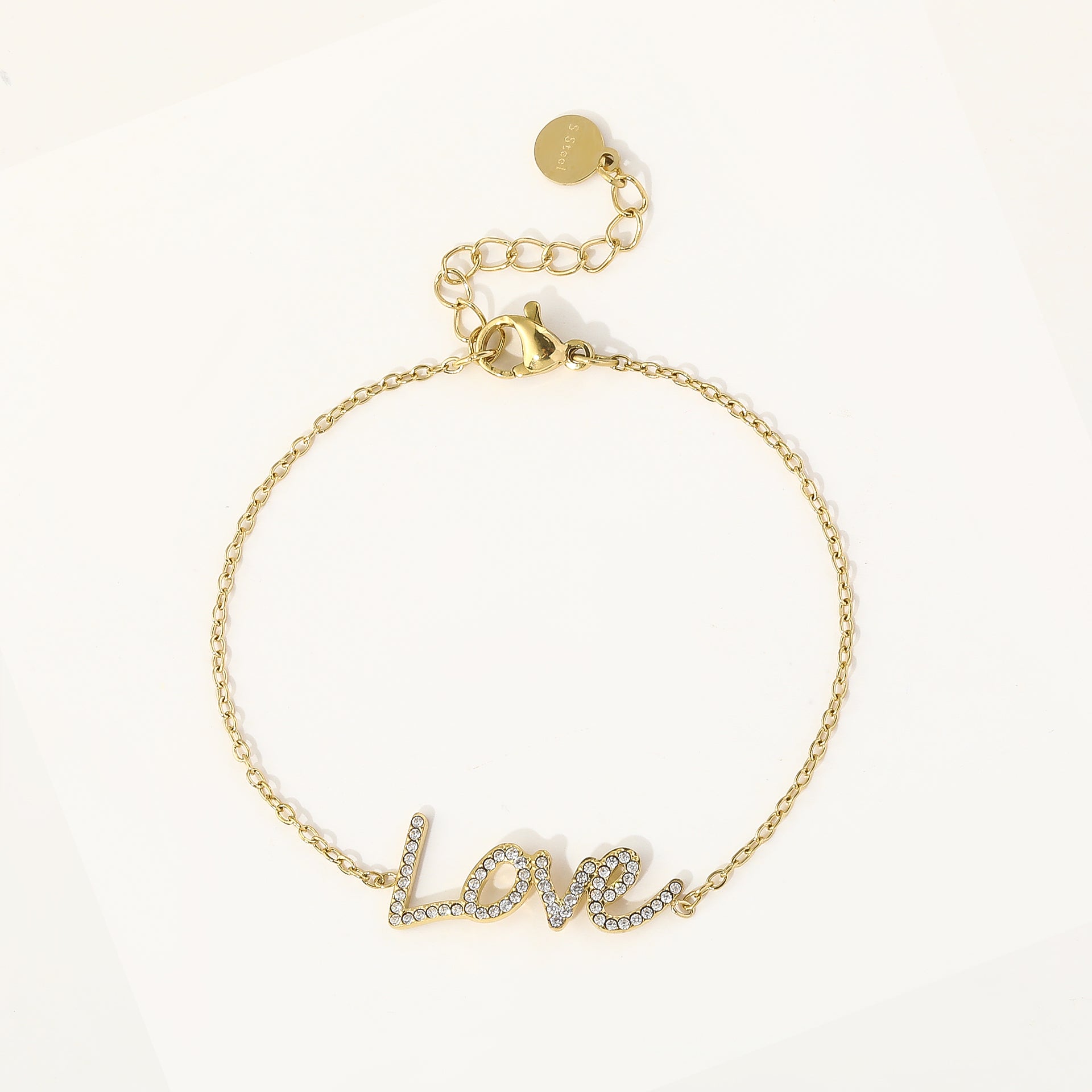 Brățară de aur „Love” – Elegantă și plină de semnificație 💖