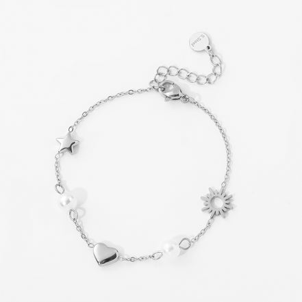 Celestial Pearl Charm Bracelet – Sonne, Stern & Herz ☀️✨