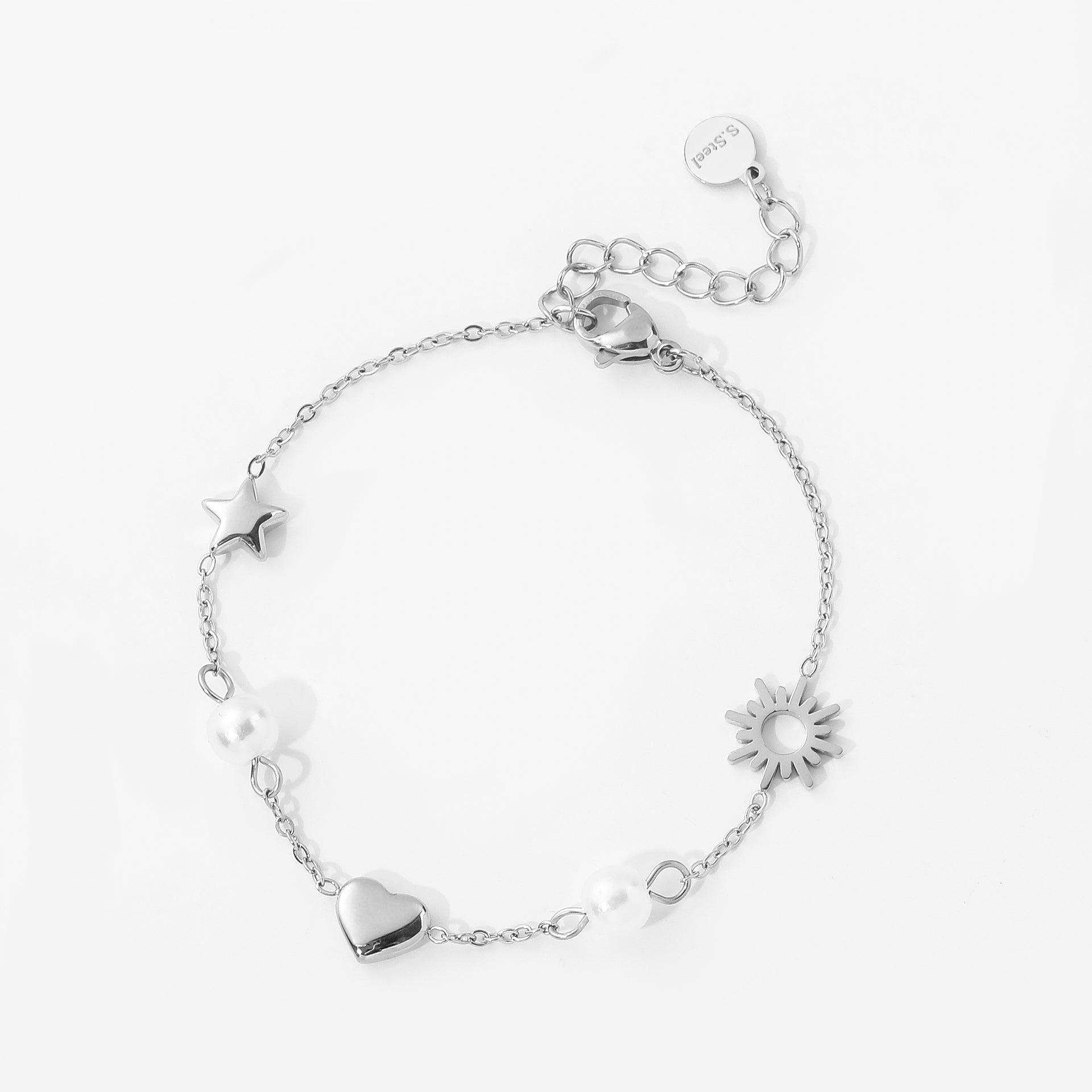Celestial Pearl Charm Bracelet – Sonne, Stern & Herz ☀️✨
