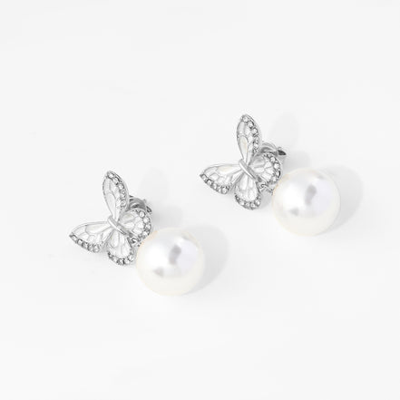 Cercei cu fluture și perle – Eleganță romantică 🦋✨