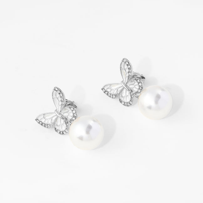 Cercei cu fluture și perle – Eleganță romantică 🦋✨